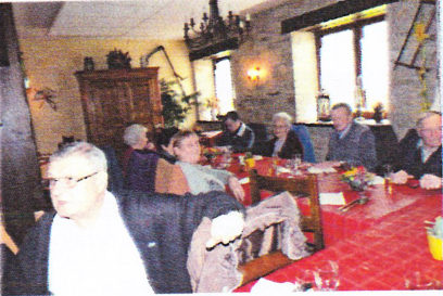 Mitglieder des Seniorenclubs im Restaurant