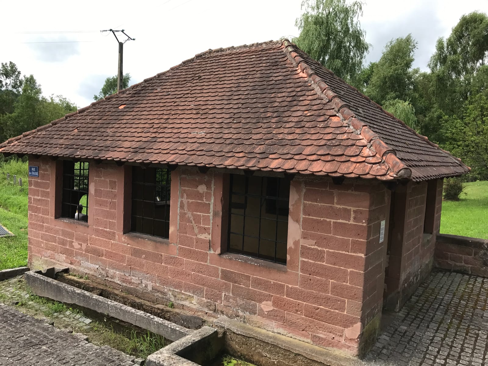 Das Waschhaus des Dorfes